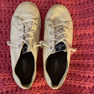 White sperry topsiders
